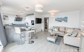 Seaview Retreat By Grandeur Property